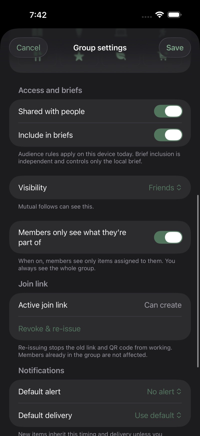The group settings for a coaching group: the switch that lets members see only what they are part of, above the join link controls
